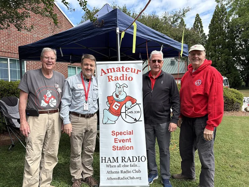 Signal in the Noise: The Ham Radio Operators Building an Internet Nobody Can Shut Down